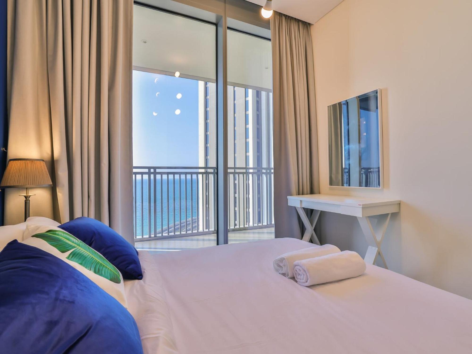 Luxurious Apartments Dubai Marina Views Pool Gym By Sojo Stay Extérieur photo