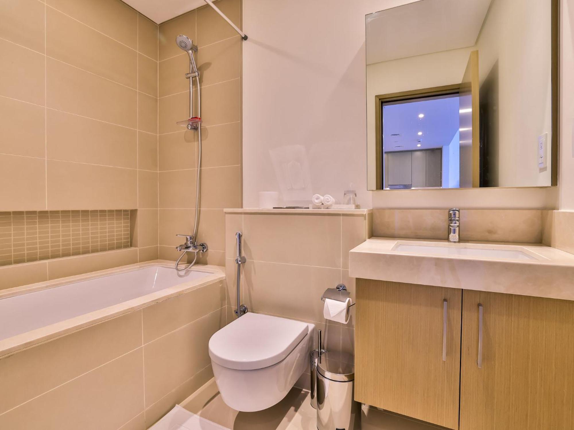 Luxurious Apartments Dubai Marina Views Pool Gym By Sojo Stay Extérieur photo