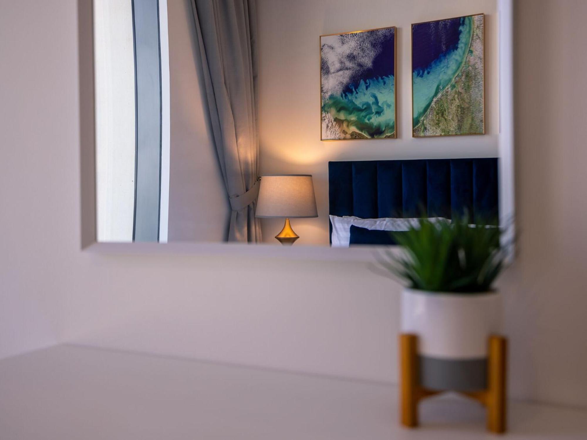 Luxurious Apartments Dubai Marina Views Pool Gym By Sojo Stay Extérieur photo