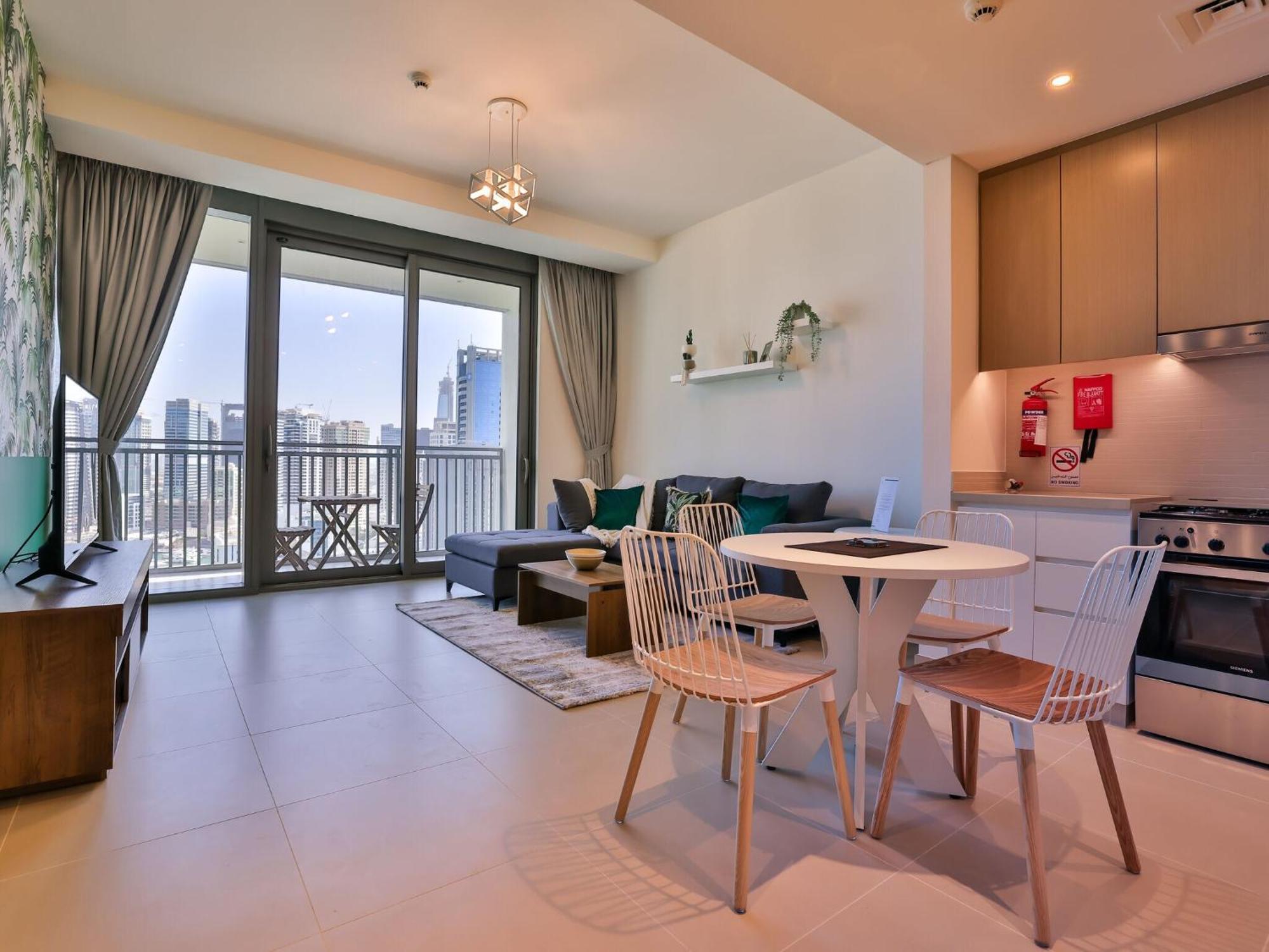 Luxurious Apartments Dubai Marina Views Pool Gym By Sojo Stay Extérieur photo
