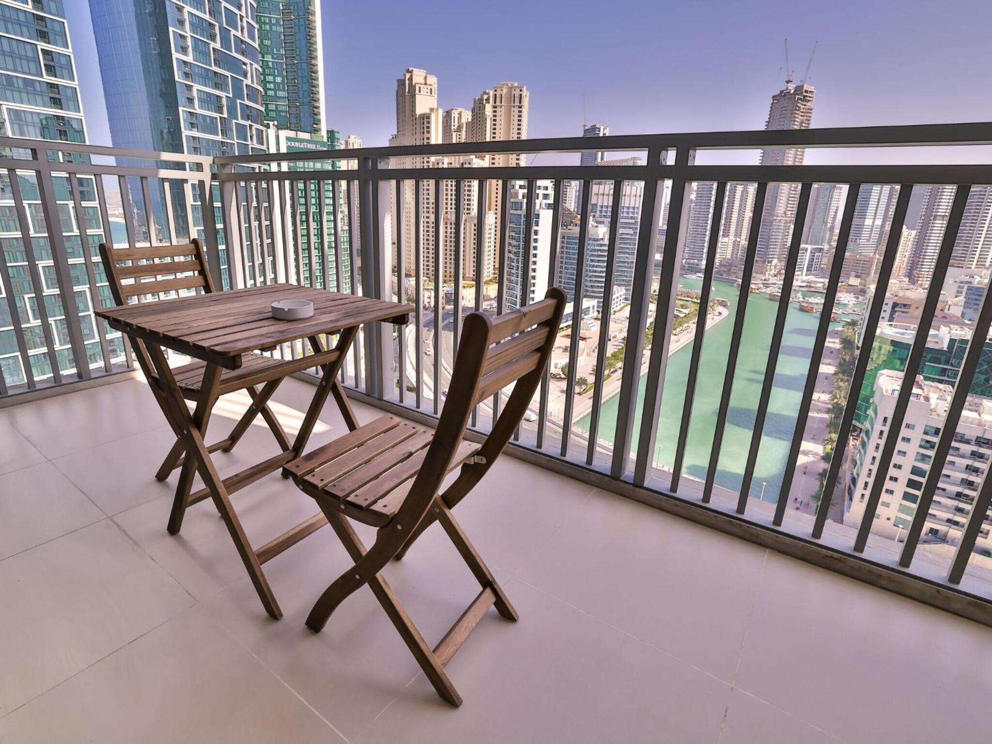 Luxurious Apartments Dubai Marina Views Pool Gym By Sojo Stay Extérieur photo